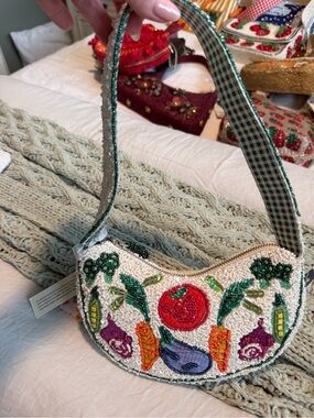 Beaded Vegetable Motif Shoulder Bag - White/Green